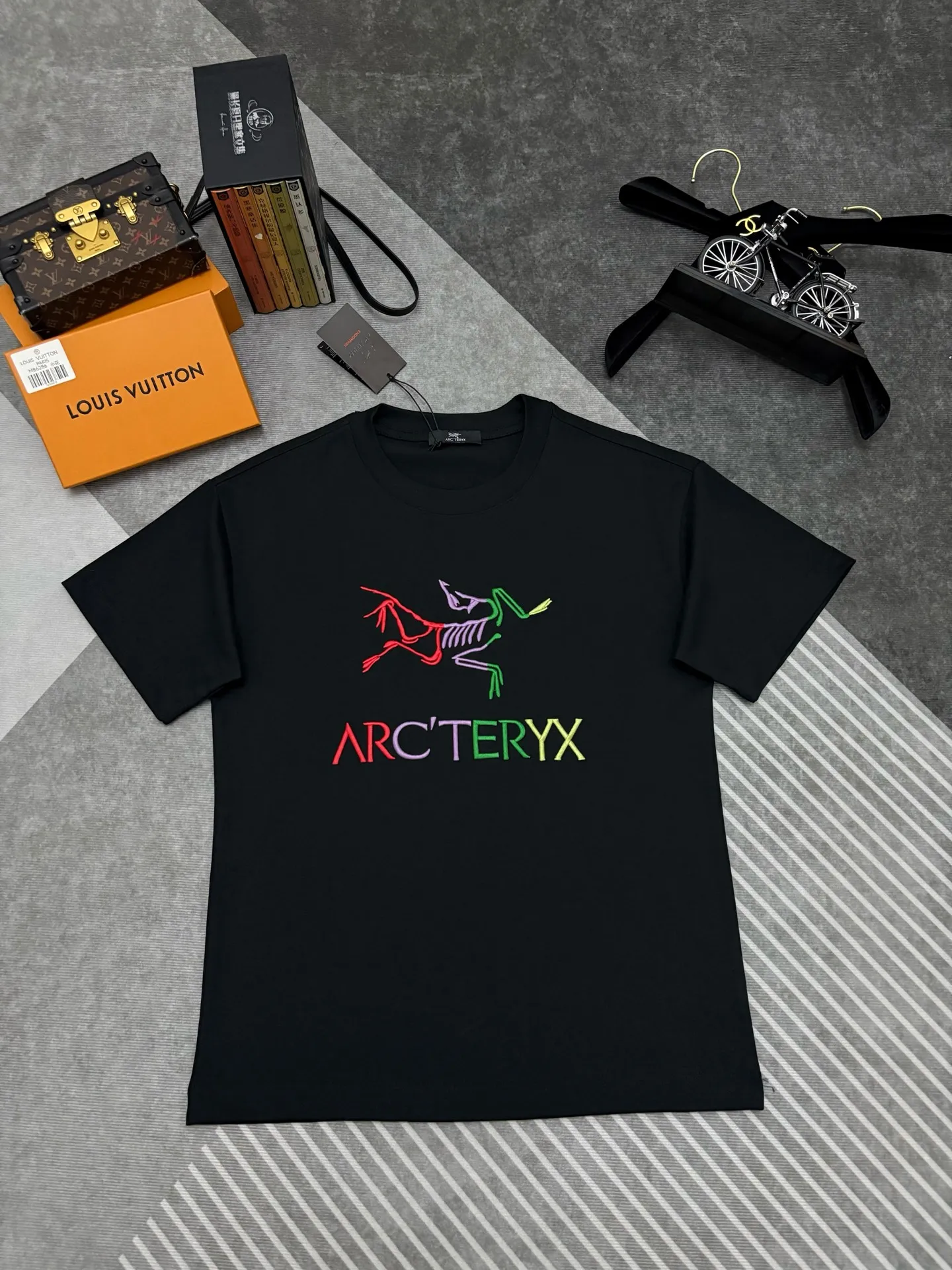 Arcteryx T 【Arcteryx ， 】 New Arrival ， Premium Versatile ， Same Style Arcteryx ， Logo ， 、 、 、 ， Logo ， 。 ◦ ARC'TERYX ， ， 。 ， ， 。 ， 。 ， ， ！！ Sizes：S、M、L、XL、XXL
